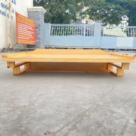 Bàn thờ treo tường gỗ sồi màu vàng (60cmx42cm)