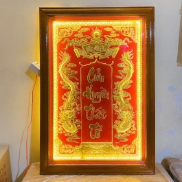 [556x81] Cửu huyền thất tổ bằng đồng, khung gỗ –  có đèn