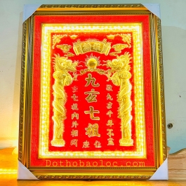 [41x51] Cửu Huyền Thất Tổ bằng đồng chữ Hán khung nhựa nhập khẩu ngang 41cm x cao 51cm - Có đèn