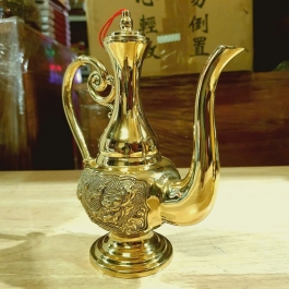 Bình đựng rượu thờ cúng bằng đồng Vĩnh Tiến cao 19,5cm - Vật Phẩm Đồng Thờ Cúng Vĩnh Tiến Chất Lượng Cao