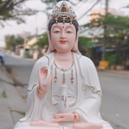 Tượng Quan Thế Âm Bồ Tát bằng sứ Đức Hóa cao cấp ngồi trên đài sen trắng 41cm