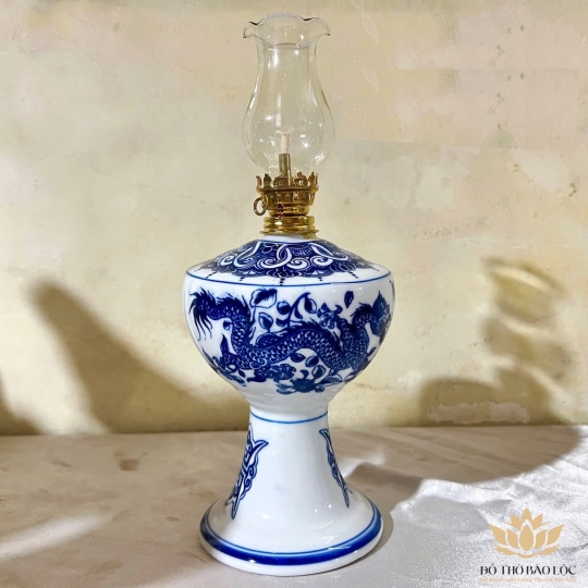 Đèn thờ dầu hoạ tiết Rồng men Lam Trắng gốm sứ Bát Tràng cao 28cm