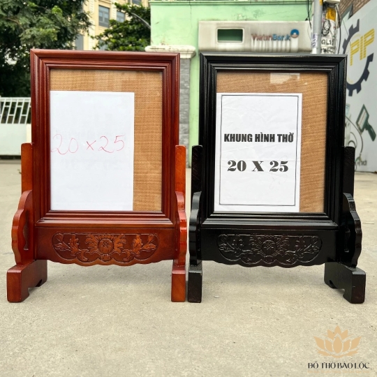 Khung ảnh thờ gia tiên gỗ tràm bông vàng để ảnh 20cmx25cm CÓ CHÂN màu nâu đỏ