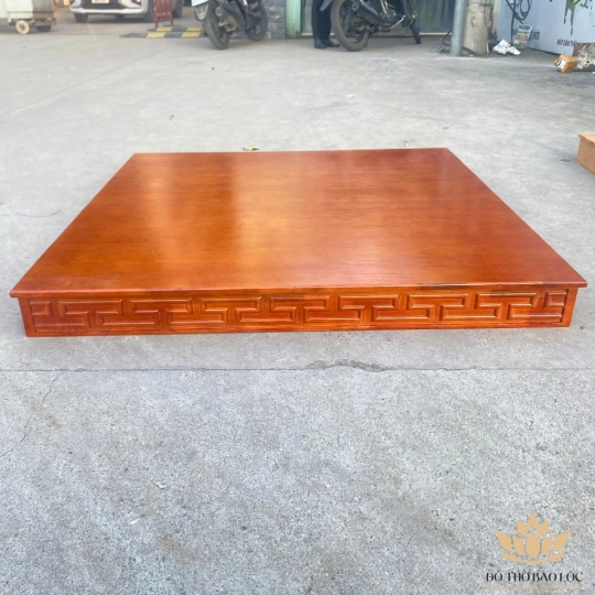 Bàn kê, bục kê, đặt bàn thần tài thổ địa bằng gỗ sồi 100% có 3 cỡ Ngang 89cm x Sâu 89cm - Đỏ