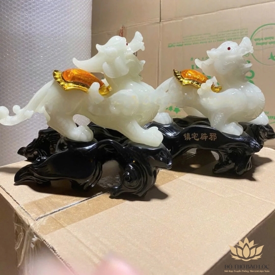 Cặp Tỳ Hưu phong thủy chiêu tài hút lộc cao 20cm – trắng