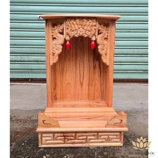 Bàn thờ thần tài ông địa gỗ xoan ngang 38cm x cao 57cm - lọng hai màu đỏ và vàng