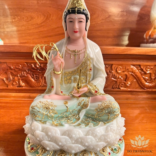 Tượng Phật Quan Âm Ngồi Đài Sen Cao 30cm Đá Nhập Khẩu -Màu Trắng phối Xanh