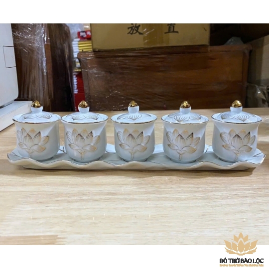 Bộ án nước 5 ly sứ trắng bạch ngọc cao 7cm ngang 27cm