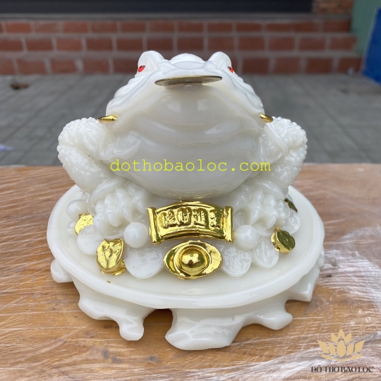 Thiềm Thừ phong thủy ( Cóc ngậm tiền ) màu trắng bằng đá cao 11cm