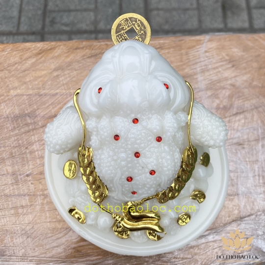 Thiềm Thừ phong thủy ( Cóc ngậm tiền ) màu trắng bằng đá cao 11cm