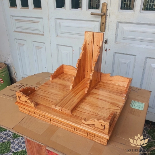 Bàn thờ treo tường gỗ xoan đào ngang 60cm trơn vàng nhạt