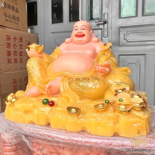 [16inch] Tượng Phật Di Lặc cầm gậy như ý ngang 38cm đá nhập khẩu màu vàng thạch anh