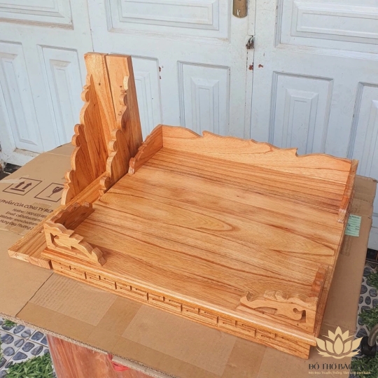 Bàn thờ treo tường gỗ xoan đào ngang 60cm trơn vàng nhạt
