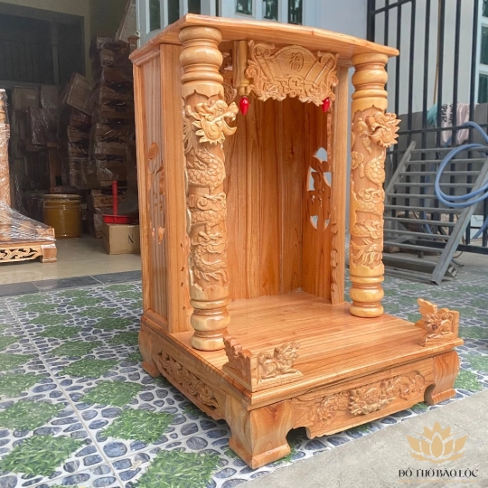 Bàn thờ thần tài thổ địa gỗ xoan đào quỳ trụ ngang 56cm x cao 80cm -Vàng