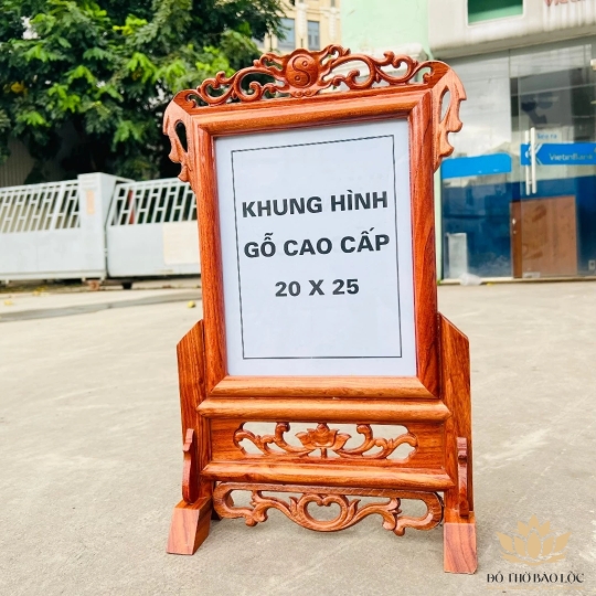 Khung ảnh, khung hình gia tiên gỗ hương 100%  để ảnh 20x25