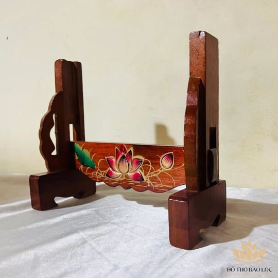 Giá để khung ảnh, khung tăng giảm hình thờ gỗ tràm bông vàng sơn PU chống mối mọt và cẩn hoa sen - cỡ ngang 45cm