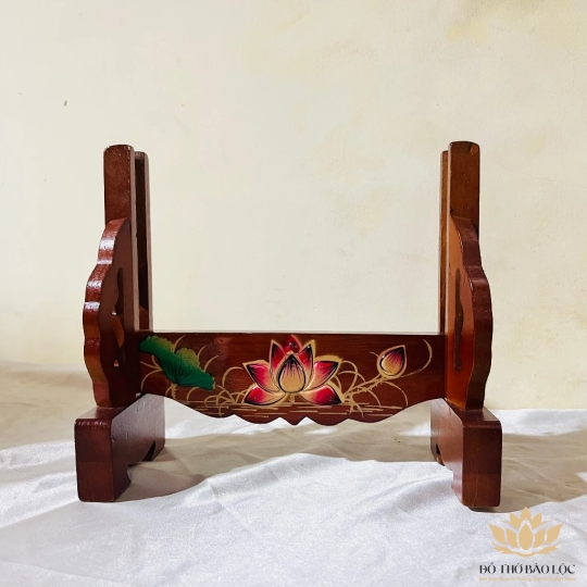 Giá để khung ảnh, khung tăng giảm hình thờ gỗ tràm bông vàng sơn PU chống mối mọt và cẩn hoa sen - cỡ ngang 50cm