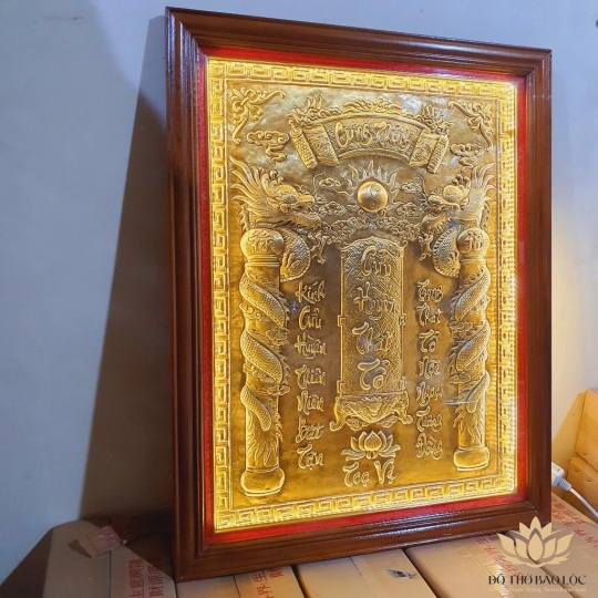 Cửu huyền thất tổ bằng đồng Cao 86.5cm x Ngang 68,5 cm - Có đèn