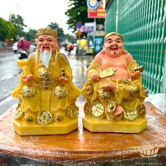 [7inch] Tượng Thần tài Thổ Địa đá Việt Nam Cao 19cm đế vuông ( Màu Vàng)