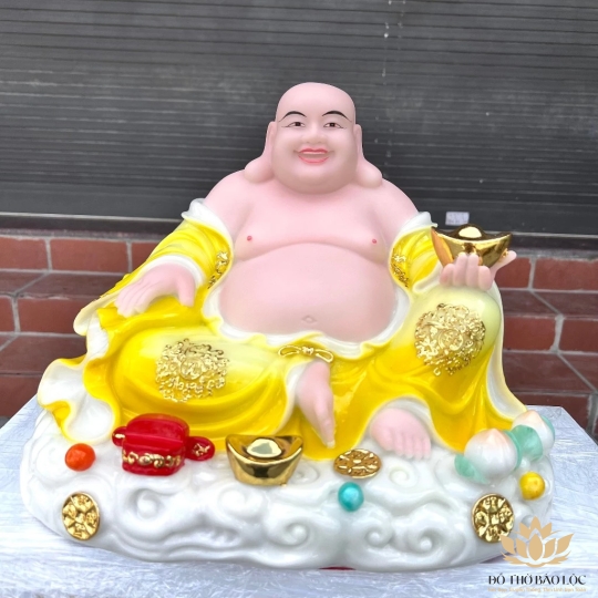 [14inch] Tượng phật Di Lặc cầm thỏi vàng bằng đá Việt Nam ngang 35cm – màu vàng 