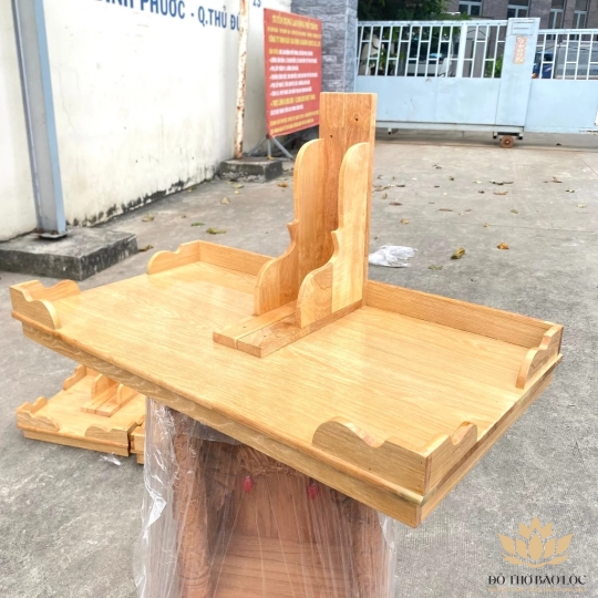 Bàn thờ treo tường gỗ sồi 100 % ngang 60cm ( Kèm cặp eke gỗ )