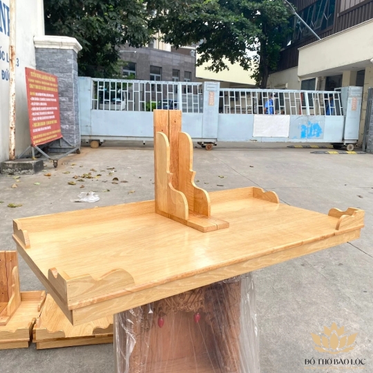 Bàn thờ treo tường gỗ sồi 100 % ngang 88cm ( Kèm cặp eke gỗ )
