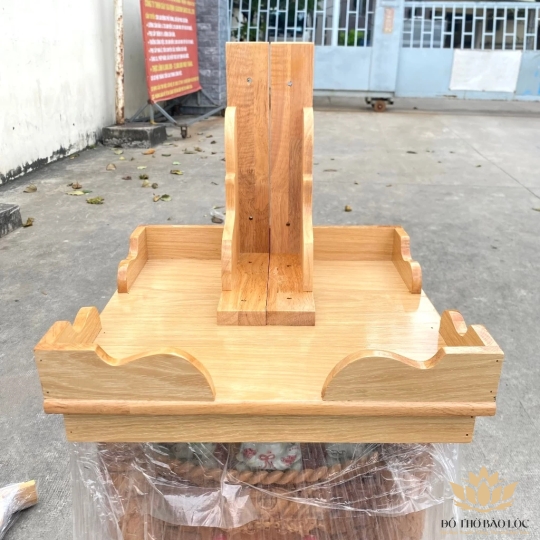 Bàn thờ treo tường gỗ sồi 100 % ngang 40cm ( Kèm cặp eke gỗ )