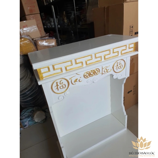Bàn thờ Thần Tài Ông Địa gỗ Sồi sơn trắng thếp vàng chữ Tài Lộc ngang 42cm x cao 65cm