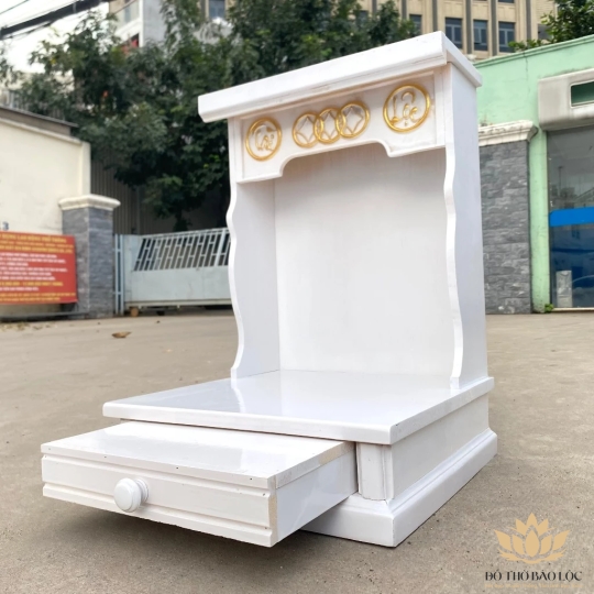 Bàn thờ Thần Tài Ông Địa gỗ Sồi sơn trắng thếp vàng chữ Tài Lộc ngang 42cm x Cao 62cm