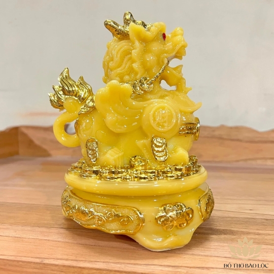 Com bo Tượng Tỳ Hưu phong thủy và tượng thiềm thừ phong thủy để bàn thờ thần tài – Màu vàng cỡ lớn