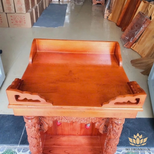 Bàn thờ treo tường gỗ tràm bông vàng ngang 80cm