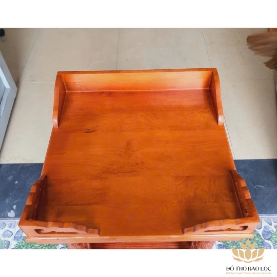 Bàn thờ treo tường gỗ tràm bông vàng ngang 68cm