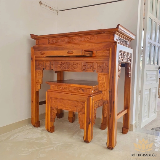 Bàn thờ gia tiên gỗ tràm bông vàng 1 tầng ,bàn mẹ bồng con ngang 1m27