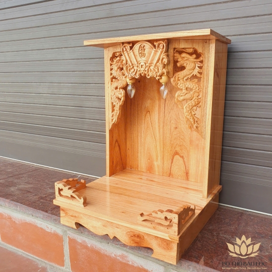 Bàn thờ thần tài ông địa gỗ xoan đào ngang 35cm lọng cực đẹp rẻ và bền bỉ hai màu vàng nhạt và đỏ