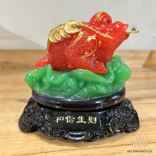 Cóc lá sen phong thủy, Thiềm Thừ để trên bàn thờ Thần Tài chiêu tài hút lộc – Cỡ nhỏ cao 12cm (đỏ,xanh)