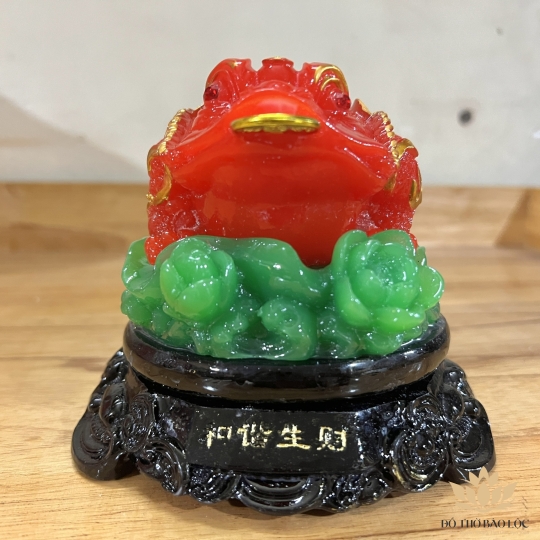 Cóc lá sen phong thủy, Thiềm Thừ để trên bàn thờ Thần Tài chiêu tài hút lộc – Cỡ nhỏ cao 12cm (đỏ,xanh)