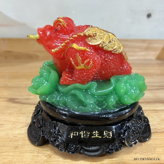 Cóc lá sen phong thủy, Thiềm Thừ để trên bàn thờ Thần Tài chiêu tài hút lộc – Cỡ nhỏ cao 12cm (đỏ,xanh)