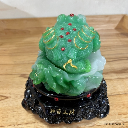 Cóc lá sen phong thủy, Thiềm Thừ để trên bàn thờ Thần Tài chiêu tài hút lộc – Cỡ nhỏ cao 12cm (đỏ,xanh)