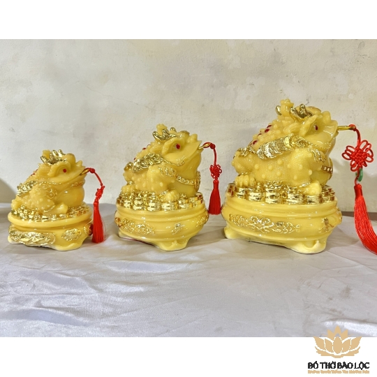 Thiềm Thừ Phong Thủy ( Cóc ba chân ) hàng Việt Nam sản xuất để bàn thần tài ông địa cao 18cm màu vàng