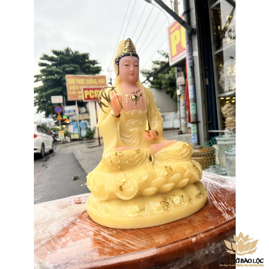 Tượng Quan Âm ngồi đài sen đá nhập khẩu cao cấp cao 30cm – Màu Vàng