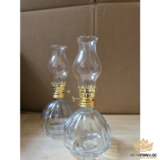 Đèn dầu chân thủy tinh tròn cao 18cm