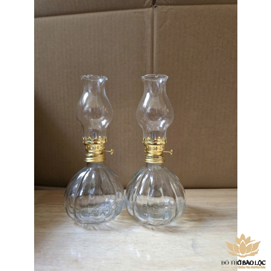 Đèn dầu chân thủy tinh tròn cao 18cm