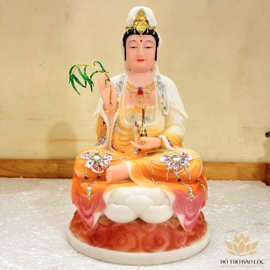 Tượng Quan Âm đá nhập khẩu cao cấp ngồi trên đài sen cao 30cm
