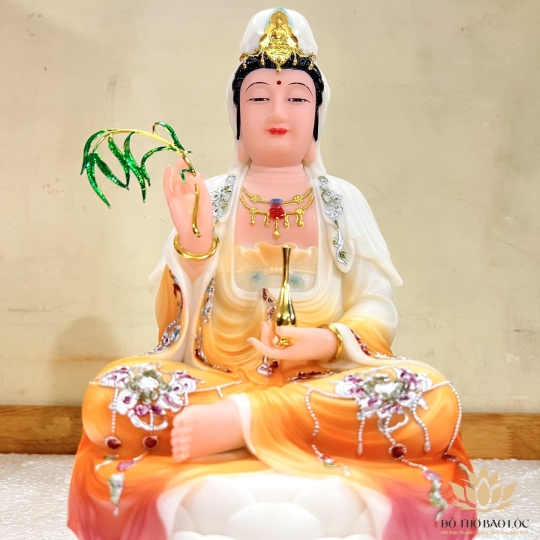 Tượng Quan Âm đá nhập khẩu cao cấp ngồi trên đài sen cao 30cm