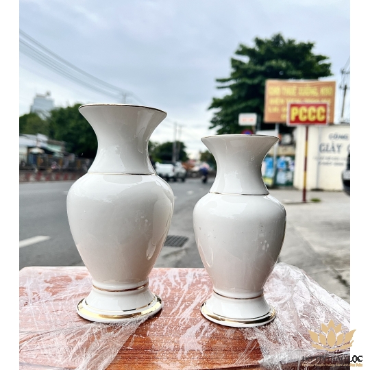 Bình hoa thờ cúng sứ họa tiết Đá Hoa Cương cao 20cm ngang 9cm – Màu Trắng