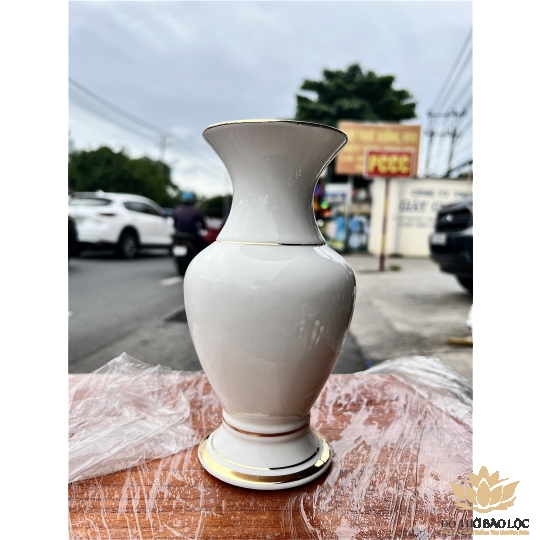 Bình hoa thờ cúng sứ họa tiết Đá Hoa Cương cao 25cm ngang 11cm – Màu Trắng