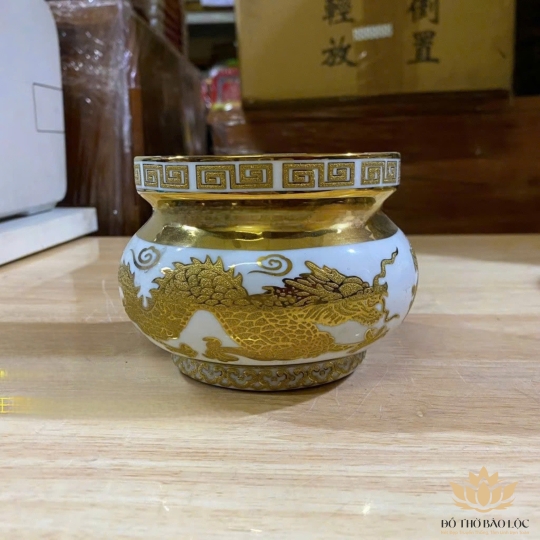 Bát nhang sứ cao cấp hình rồng vàng 3D Cao: 13cm, ĐK Miệng: 17.5cm