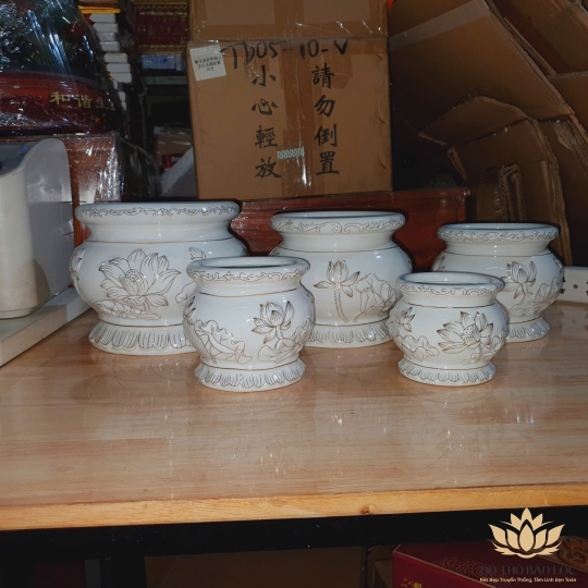 Lư hương bạch ngọc sứ trắng hoa sen cao 11cm đường kính 15cm