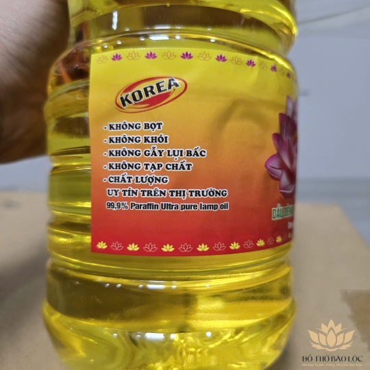 Dầu thắp đèn lưu ly Tâm An 3 màu Trắng, Đỏ, Vàng ( chai 1kg2 )-Dùng cho đèn thờ cúng-Loại tròn