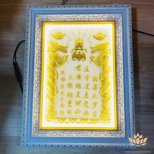 [30x38] Bài Vị Thần Tài Thổ Địa Dát Vàng Khung Nhựa Nền Trắng Cao 38cm x Ngang 30cm - Có đèn